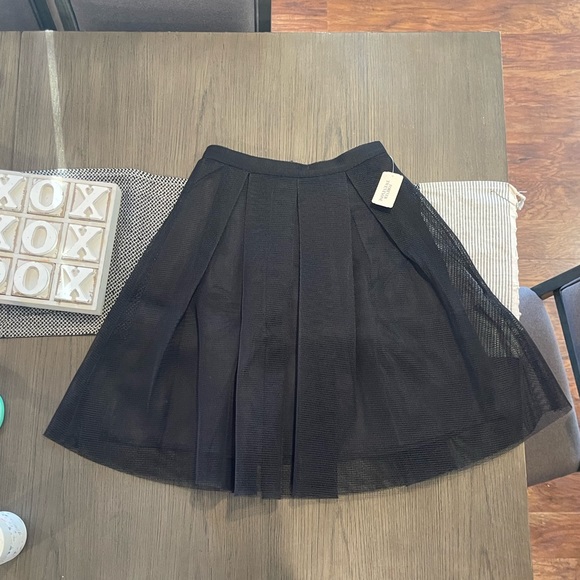 Forever 21 Dresses & Skirts - 🔥$5 SALE🔥 NWT Black Skirt